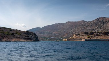 Spinalonga Island, tarihsel arka plan köyde Plaka ile Ne Girit'te cüzam kolonisi terk.