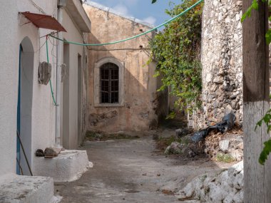 North East Crete, Vrahassi dağ tepe şehrin görünümü.