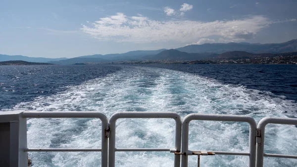 Agios Nikolaos, Ne bir seyir arkadan görüldüğü gibi Girit bırakarak liman gemi