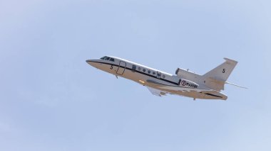 Fransız askeri Dassault Falcon 50 devriye jet uçağı