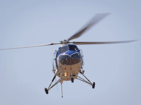 Red Bull BRISTOL 171 SYCAMORE винтажный вертолет — стоковое фото