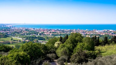 İtalya Adriyatik kıyılarında Riviera Romagnola görünümünü