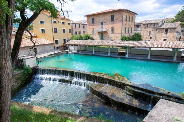 Een Kunstmatige Reservoir Genaamd Accolta Rivier Clitunno Bevagna Middeleeuws Dorp — Stockfoto