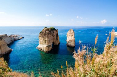 Beyrut, Lübnan, Raouche, 60 metre yüksek offshore rock iki güvercin kayalar