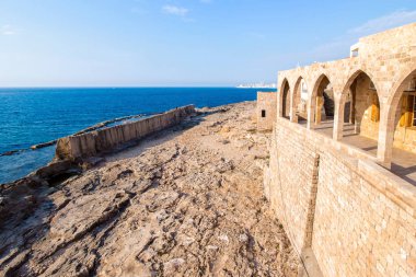 Batroun, Lübnan'daki gelgit dalgaları korunmak için Fenike antik duvar
