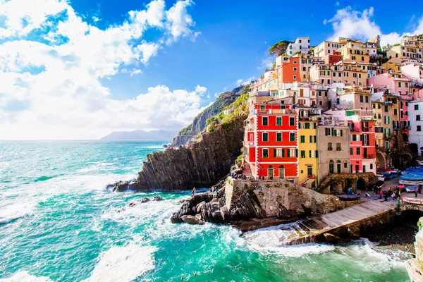 Riomaggiore, un pueblo en el Cinque Terre, Italia —  Fotos de Stock