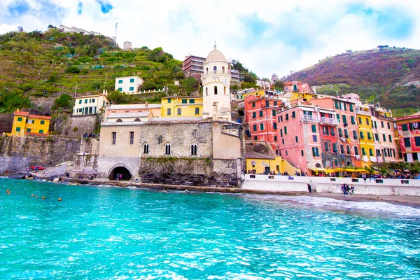 Vernazza, un pueblo en el Cinque Terre, Italia — Foto de Stock