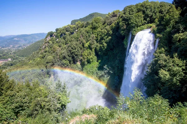 Cascata delle Marmore'un en iyi görünümü, İtalya