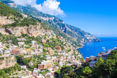Positano, İtalya 'nın panoramik görüntüsü
