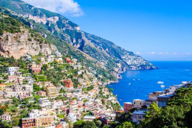 Positano, İtalya 'nın panoramik görüntüsü