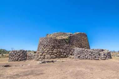 Nuraghe Losa, Sardinya 'da bulunan antik megalitik yapı. İtalya