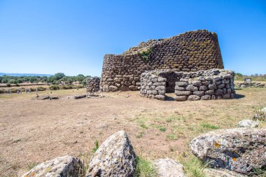 Nuraghe Losa, Sardinya 'da bulunan antik megalitik yapı. İtalya