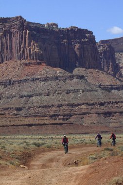 Bisiklet beyaz jant yolu