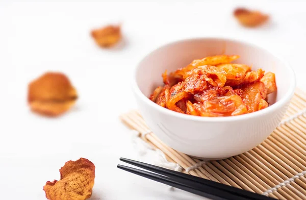 Капуста Кимчи Миске Палочками Корейская Еда — стоковое фото