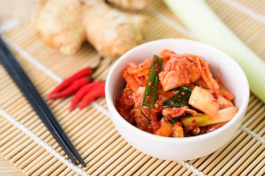 Bir kasede, Kore yemeği kimchi lahana