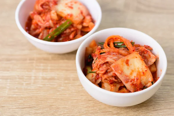 Kimchi col en un tazón, comida coreana — Foto de Stock