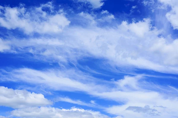 Cielo Azul Con Nubes Día Temporada Verano Fondo Natural — Foto de Stock