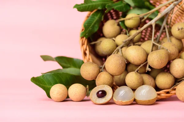 Fresh Longan Fruit Basket Pink Background Tropical Fruit — Stock Photo, Image