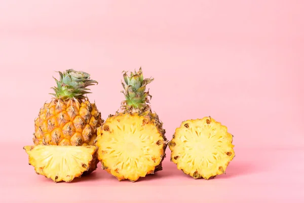 Frutas Frescas Abacaxi Fundo Rosa Pastel Frutas Tropicais — Fotografia de Stock