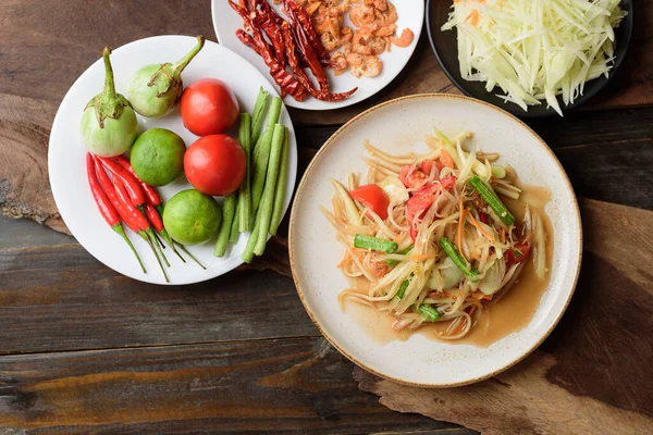 Cucina Thailandese Insalata Papaya Piccante Som Tum Tavolo Legno Vista — Foto Stock