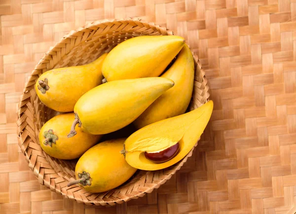 Fruta Ovo Canistel Uma Cesta Frutas Tailandesas Nomes Tailandeses Como — Fotografia de Stock