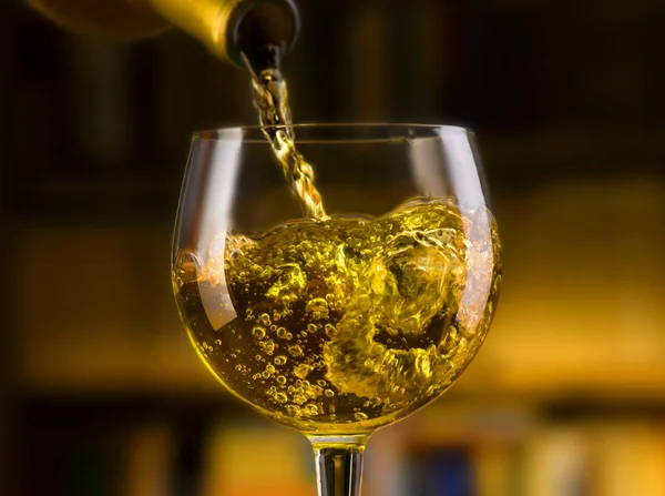 White Wine Poured All Its Forms Library Background — Stock Photo, Image