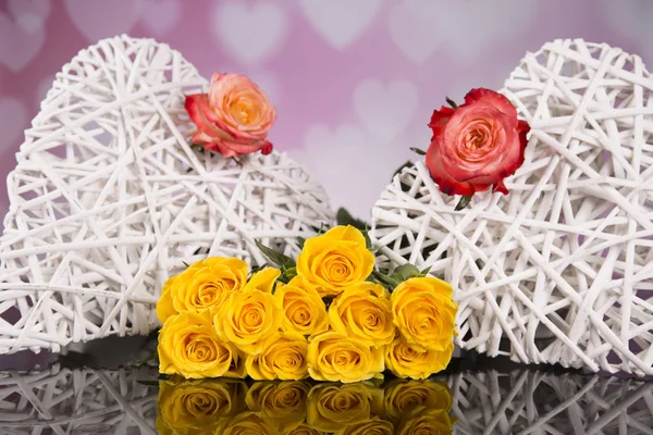 Coeur Osier Aux Roses Jaunes Saint Valentin — Photo