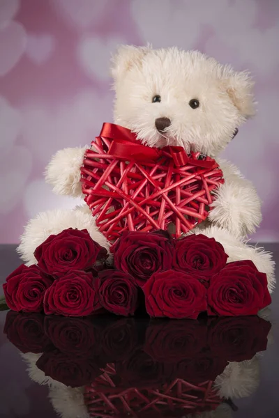 Teddy Bear Mascot Red Roses Red Wicker Heart Valentine Day — Stock Photo, Image