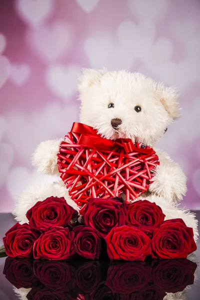 Maci Kabala Vörös Rózsák Piros Fonott Szív Valentin Nap — Stock Fotó