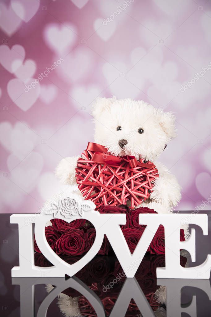 Orsacchiotto Mascotte Rose Rosse Cuori San Valentino - Foto Stock: Foto,  Immagini © dianaduda 238804414