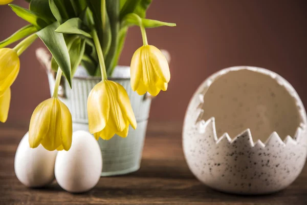 Easter Rabbit Shell Eggs Yellow Tulips — Stock Photo, Image