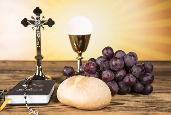 İlk Kutsal Komünyonun arka planı