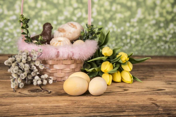 Easter. Colorful palms and base. Foods for Easter candles. Eggs — Stock Photo, Image