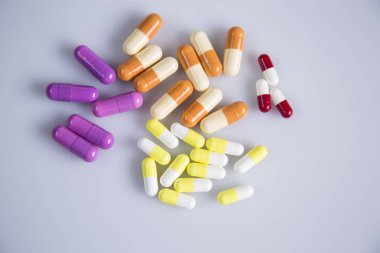 Pigment, tablet veya hap. İlaç lar ve vitaminler koleksiyonu. Diyet takviyesi.