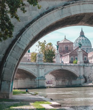 Tevere Roma Köprüsü
