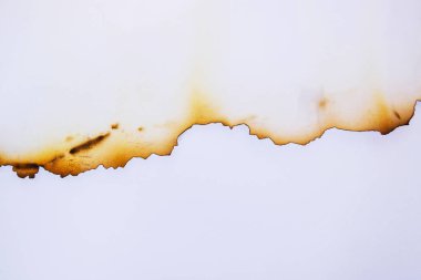 kenarları beyaz gölge beyaz arka plan ve metin kopya alanı ile yanmış kağıt kapatın.