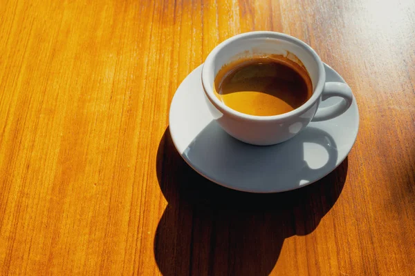 Hot Coffee Cup Wooden Table Morning Shadow — Stock Photo, Image