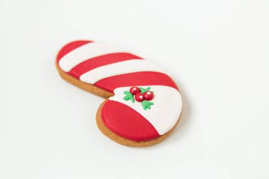 Noel kurabiyesi kurabiyeleri. Bisküvi kamışı şeklinde. Üst Manzara. Beyaz arka plan. minimalist stil.