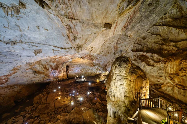 Cueva Thien Duong Cueva Del Paraíso Phong Nha Parque Nacional —  Fotos de Stock