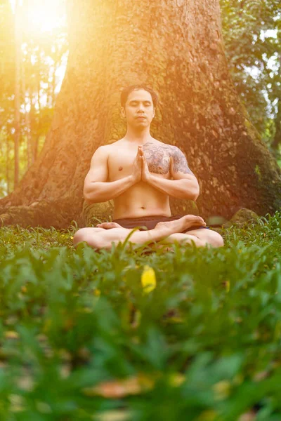 Young Asian Man Wiping Sweat Doing Yoga Exercises Park Yoga — Stock Photo, Image