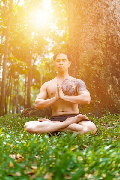 Young Asian Man Wiping Sweat Doing Yoga Exercises Park Yoga — Stock Photo, Image