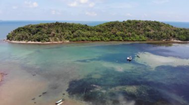 Kien Luong, Kien Giang, Vietnam 'daki Ba Lua Takımadası' nın (diğer adı Binh Tri Adası) havadan görünüşü.