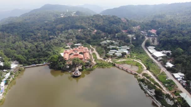 Vista Aérea Increíble Estatua Buda Grande Montaña Cam Nui Cam — Vídeos de Stock