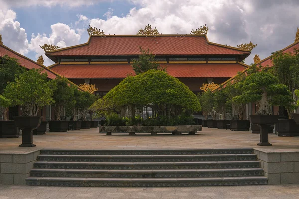 Vista Pacífica Mosteiro Sala Dentro Cemitério Sala Long Thanh Vietnã — Fotografia de Stock