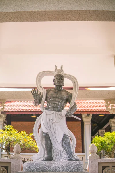 Uma Estátua Deus Trovão Dentro Edifício Long Thanh Vietnã Ásia — Fotografia de Stock