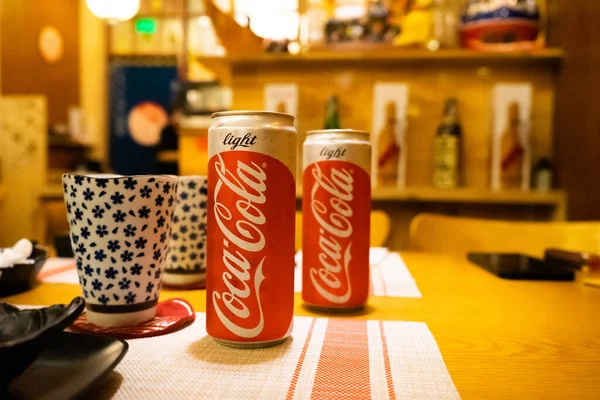 Chi Minh City Vietnam June 2020 Cool Cocacola Cans Table — Stock Photo, Image