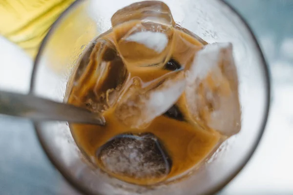 Café Gelado Com Leite Chá Quente Estilo Vietnamita Mesa Foco — Fotografia de Stock