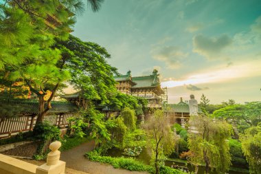Pleiku, Vietnam - 11 Temmuz 2020: Minh Thanh pagoda, Pleiku şehrindeki görkemli bir Budist mimari yapı, Gia Lai (Vietnam 'ın merkezi İskoçya))
