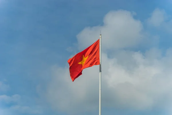 Waving Flag Van Vietnam Met Prachtige Lucht Wolken Rode Vlag — Stockfoto