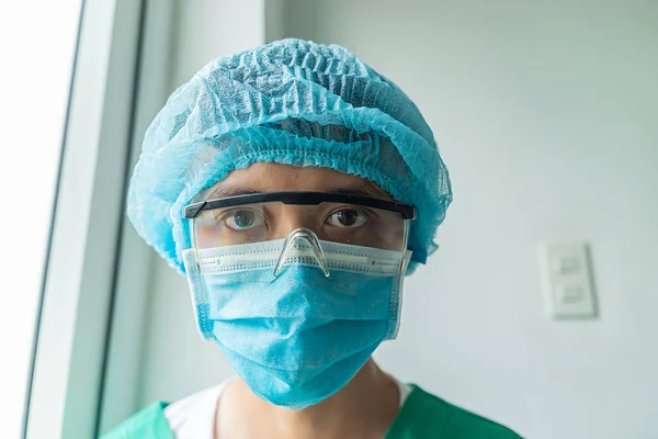 Retrato Cerca Cirujano Varón Maduro Quirófano Trabajador Médico Masculino Con — Foto de Stock